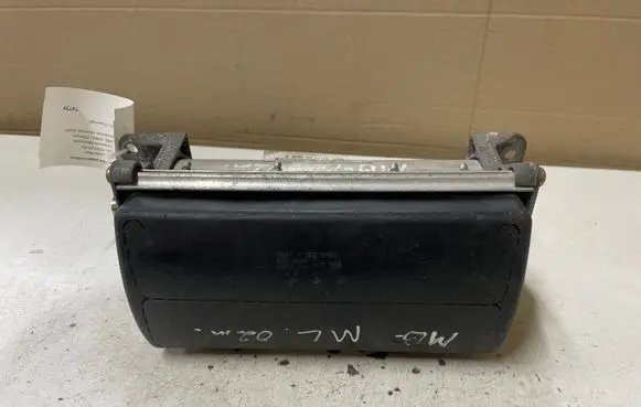 Mercedes-Benz ML W163 Passenger airbag A1638600705 MB000602114 30315456