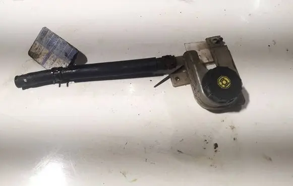 Mazda 2 Brake fluid reservoir 