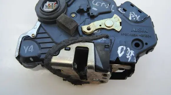 Dacia Sandero Coupe door lock (next to the handle) 