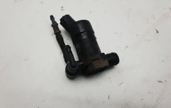 Volvo XC90 Windscreen/windshield washer pump 1S7117K624FE T655C