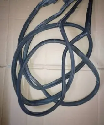 Mercedes-Benz E W124 Front door rubber seal 1247200978