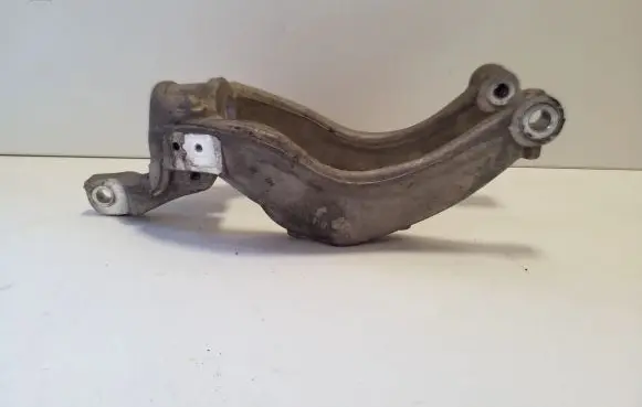Volvo XC60 Lower shock absorber bracket 31681984