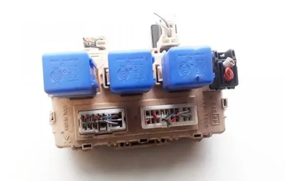 Nissan X-Trail T30 Fuse box set