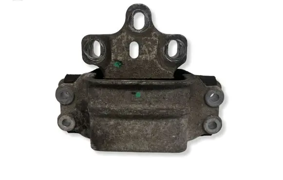 Audi Q3 8U Engine mount bracket 