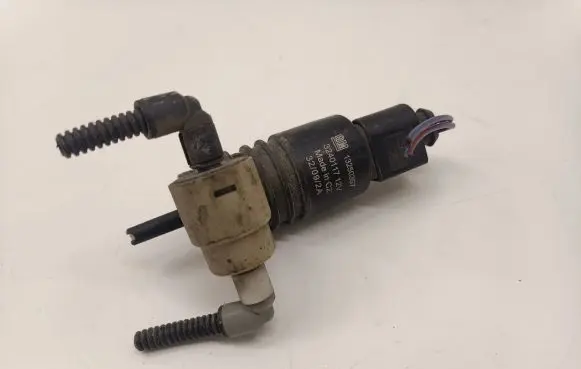 Opel Insignia A Windscreen/windshield washer pump 13250357