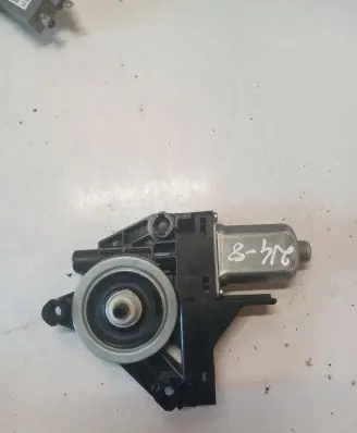 Volvo V70 Rear door window regulator motor WR12720 151228 966264102