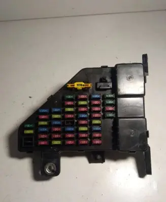 Hyundai Tucson JM Fuse module 911102E001 05131M AK3098