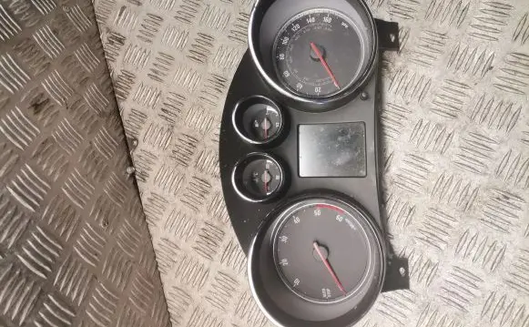 Opel Insignia A Speedometer (instrument cluster) 22936896