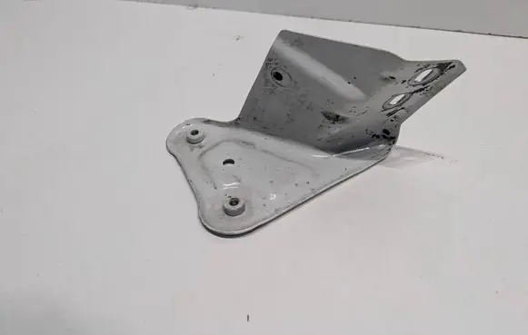Skoda Rapid (NH) Fender mounting bracket 5JA821142A