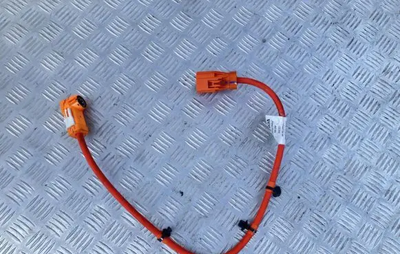 Volvo C40 High voltage cable 32340943