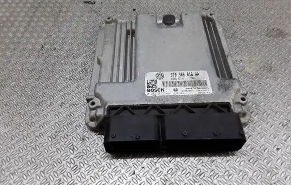 Volkswagen Touareg I Engine control unit/module 070906016AA 0281011481