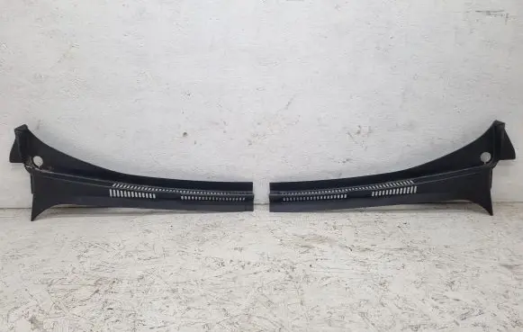 Volkswagen Golf Plus Wiper trim 5M0819404B 5M0819403B