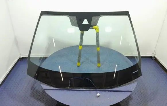 Alfa Romeo 33 Front windscreen/windshield window 
