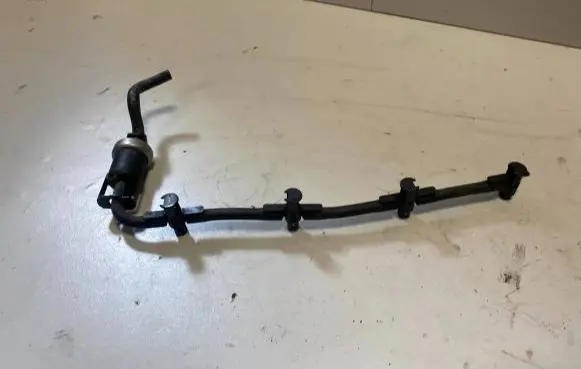 Skoda Superb B6 (3T) Fuel return line/hose 928301101