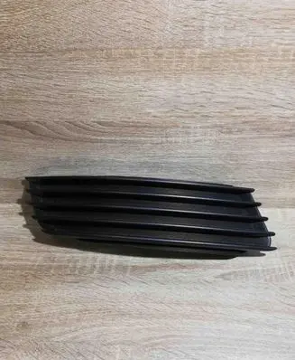 Mitsubishi Galant Front bumper lower grill MR520739