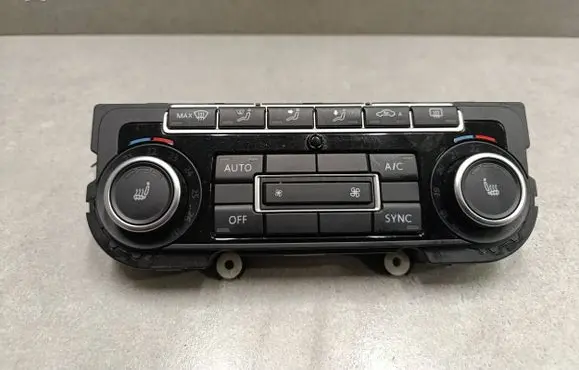 Volkswagen Tiguan Climate control unit 5K0907044GK 5HB00974691