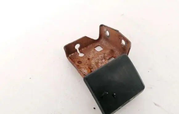 Engine bonnet (hood) release handle