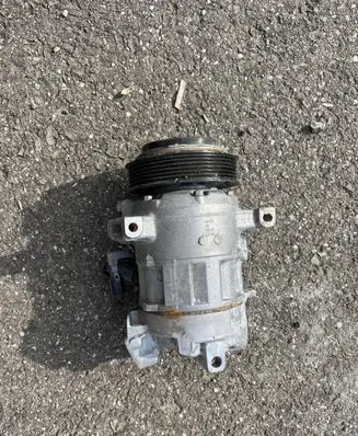 Renault Kadjar Air conditioning (A/C) compressor (pump) 926004EB2A