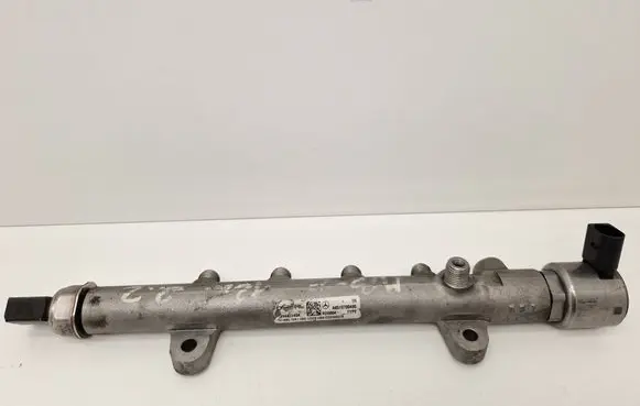 Mercedes-Benz E W212 Fuel main line pipe A6510700495 121005128120 19144Z240A