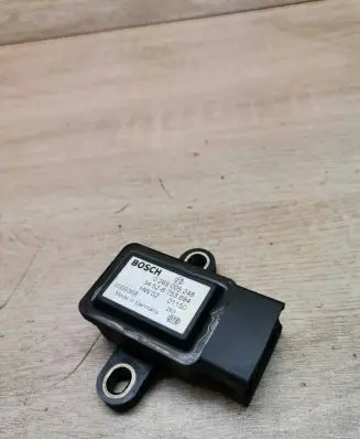 BMW 5 E39 ESP acceleration yaw rate sensor 6753694 0265005248