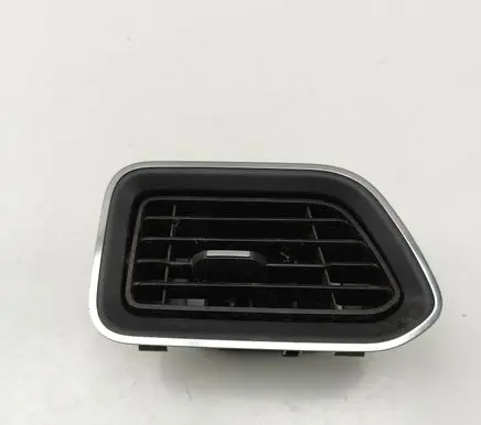 Renault Master III Dashboard air vent grill cover trim 687505442R