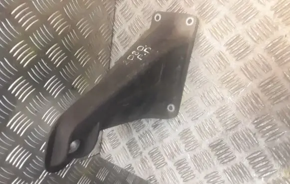 Land Rover Range Rover L322 Engine mounting bracket