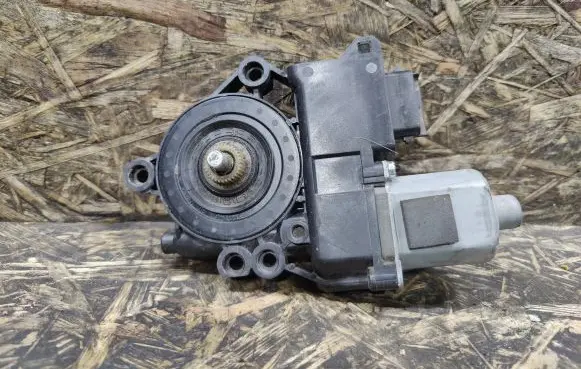 Hyundai i40 Front door window regulator motor 1137328786