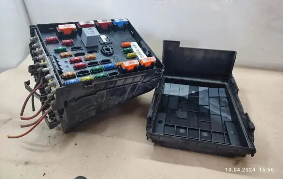 Volkswagen PASSAT B7 Fuse box set