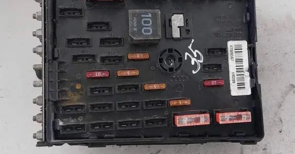 Volkswagen PASSAT B6 Fuse module 3C0937125 63592777