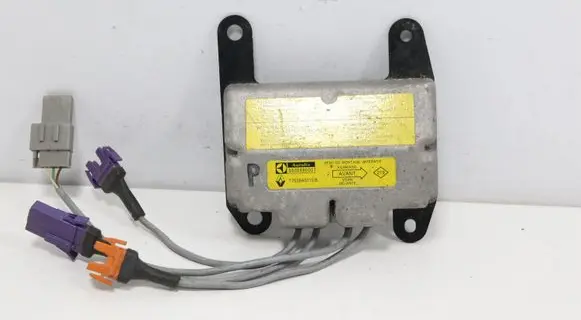 Renault Laguna I Airbag control unit/module 550289000 7700840113B 5502885
