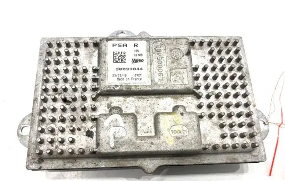 Peugeot 3008 II Voltage converter/converter module 90093044