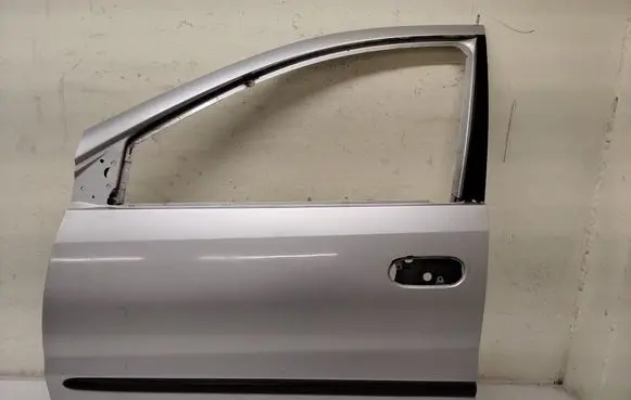 Nissan Almera Tino Door (2 Door Coupe) 801014U130