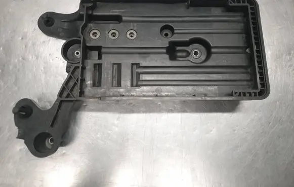 Skoda Octavia Mk3 (5E) Battery tray 5Q0915321G 5Q0915331H
