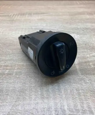 Volkswagen PASSAT B5.5 Light switch 1C0941531