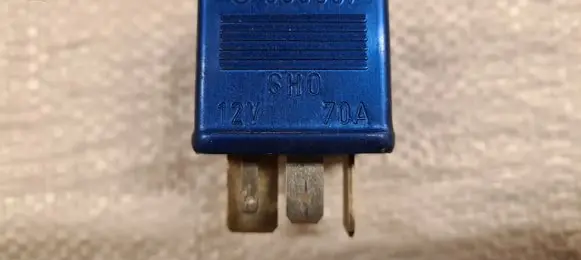 Volkswagen PASSAT B5.5 Other relay 8A0951253 899587