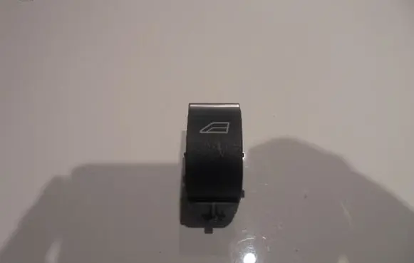 Ford Focus Electric window control switch 10106516