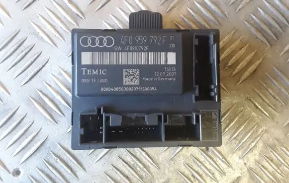 Audi A8 S8 D3 4E Door control unit/module 4F0959792F 4F0910792F 0033TFJ0001