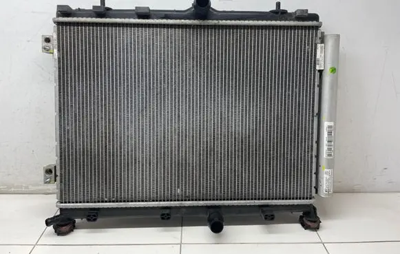 Peugeot 208 II Coolant radiator 9825333380