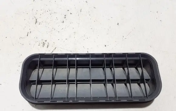 Volkswagen Amarok Fender grill 7H0819181A