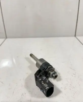 Audi A3 S3 8L Fuel injector 03C906 036F