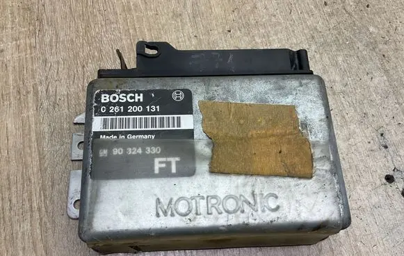 Opel Vectra B Engine control unit/module 0261200131 90324330
