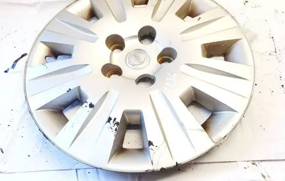 Chrysler Pacifica R17 wheel hub/cap/trim 04766400ab