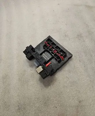 Volkswagen Touran I Comfort/convenience module 3C0937049E F005V00526 H37S1002