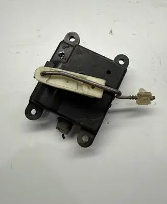 Nissan X-Trail T30 Intake manifold valve actuator/motor 3J11030840