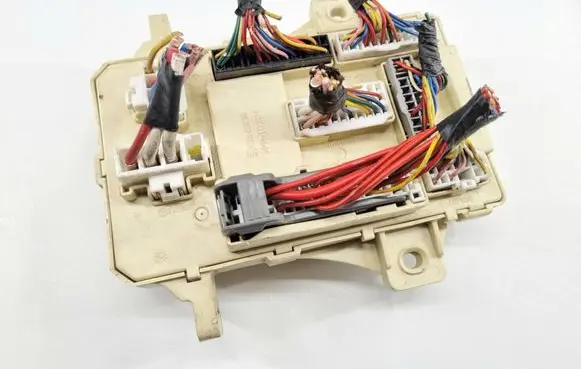 KIA Ceed Fuse module 919502H500 91950-1H510