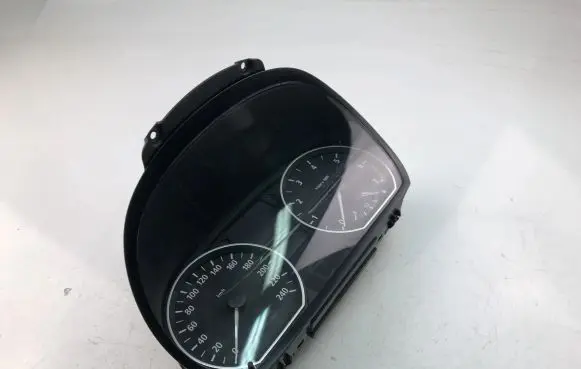 BMW 1 E81 E87 Speedometer (instrument cluster) 6983527