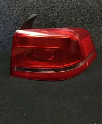Volkswagen PASSAT B7 Rear/tail lights 90010184