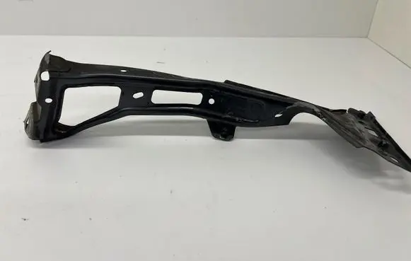Audi A4 S4 B9 Fender mounting bracket 8W0821135C