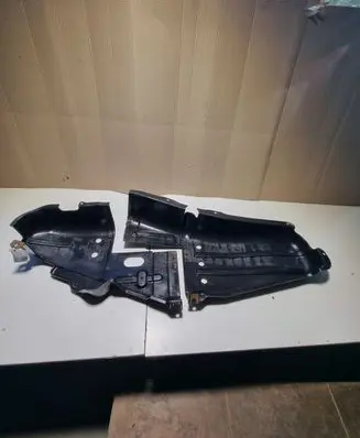 Mitsubishi Pajero Fuel tank bottom protection 