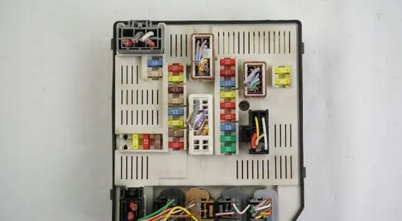 Renault Megane III Fuse module 284B66441R